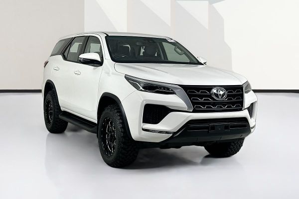 2024 Toyota FORTUNER GX GUN156R image