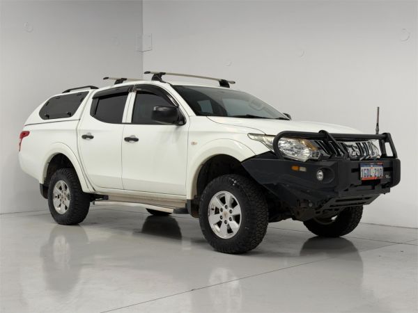 2015 MITSUBISHI TRITON DUAL CAB UTILITY MQ MY16 GLX (4x4) image
