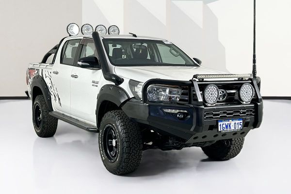 2015 Toyota HILUX SR (4x4) GUN126R 4X4 image
