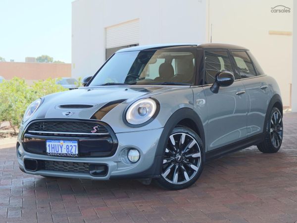 2017 MINI Hatch Cooper S Auto image