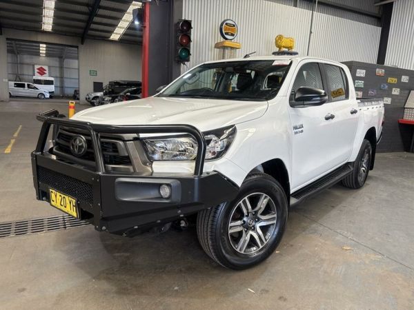 2020 Toyota Hilux GUN126R Facelift SR (4x4) White 6 Speed Automatic Double Cab Pick Up image
