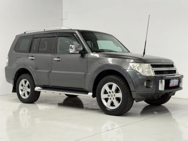 2011 MITSUBISHI PAJERO 4D WAGON NT MY11 GLX LWB (4x4) image