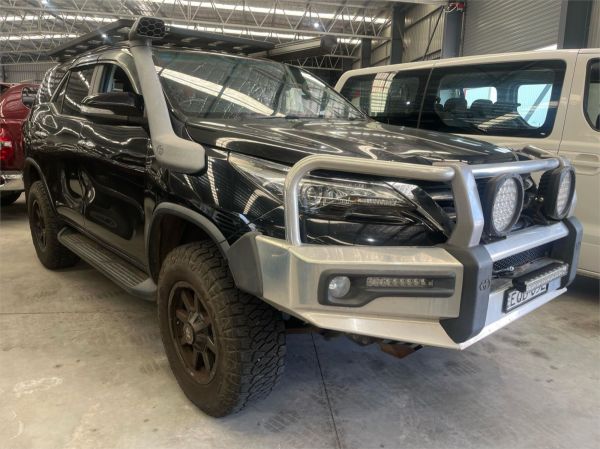 2016 Toyota Fortuner Wagon GUN156R Crusade image