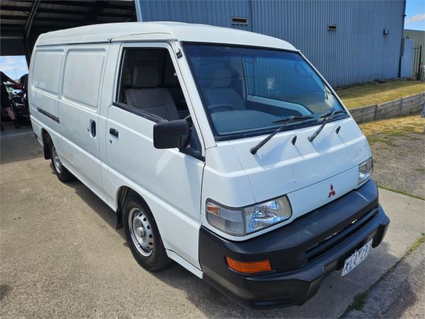 2009 Mitsubishi Express Van SJ MY10 image