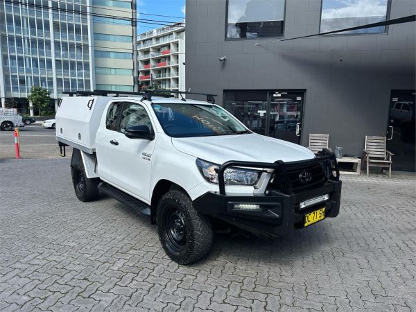 2021 TOYOTA HILUX X CAB C/CHAS GUN126R FACELIFT SR (4x4) image