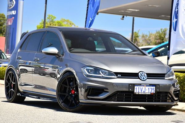 2017 Volkswagen Golf R 7 image