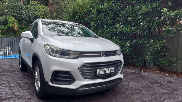 2018 Holden TRAX SUV image