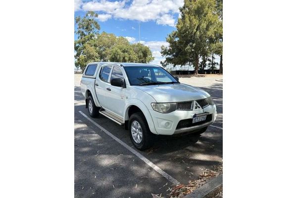 2012 Mitsubishi Triton GL-R MN 4X4 image