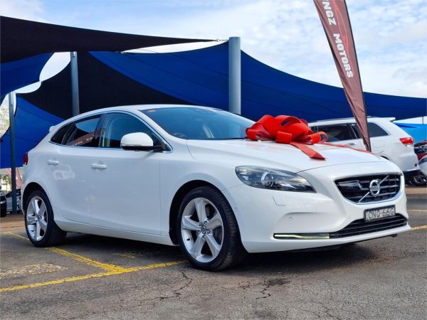 2013 Volvo V40 Hatchback M Series MY13 T4 Luxury image