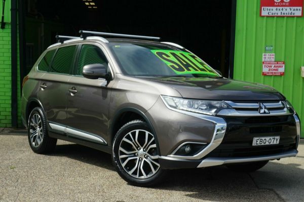 2017 Mitsubishi Outlander ZK MY17 LS 4WD Safety Pack Brown 6 Speed Constant Variable Wagon image