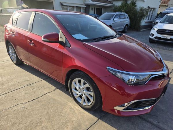 2016 Toyota Corolla Hatchback ZRE182R Ascent Sport image