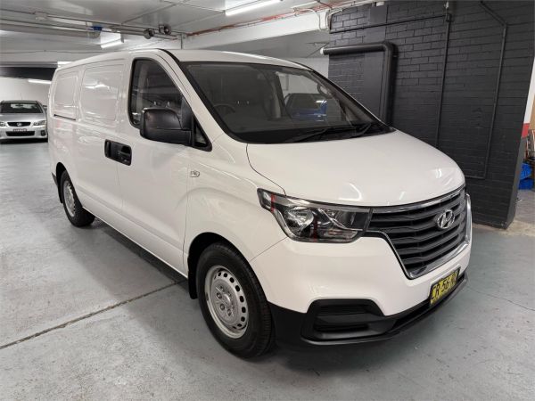 2018 HYUNDAI iLOAD 4D VAN TQ4 MY19 3S TWIN SWING image