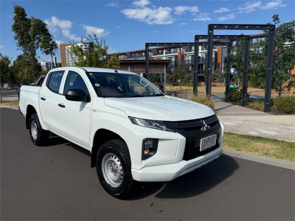 2020 MITSUBISHI TRITON DOUBLE CAB P/UP MR MY20 GLX ADAS image