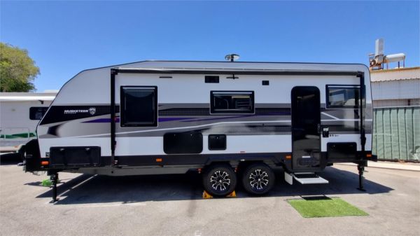 2025 Crusader MUSKETEER Other image