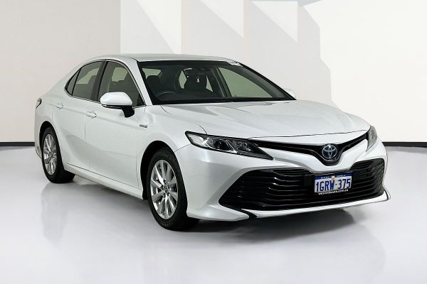 2018 Toyota CAMRY ASCENT HYBRID AXVH71R image