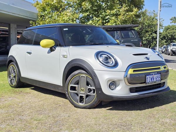 2020 MINI Hatch Cooper SE First Edition Auto image