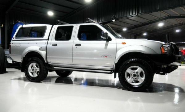 2012 Nissan Navara D22 S5 MY12 ST-R Special Edition Silver 5 Speed Manual Utility image