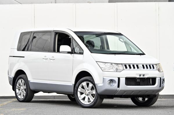 2010 Mitsubishi Delica Van Wagon D:5 CV5W D:5 image