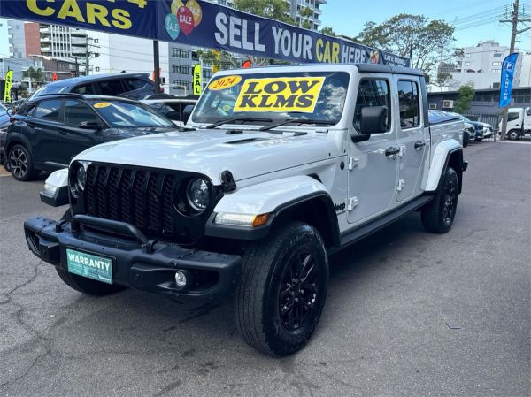 2024 JEEP GLADIATOR DUAL CAB UTILITY NIGHT EAGLE (4x4) image