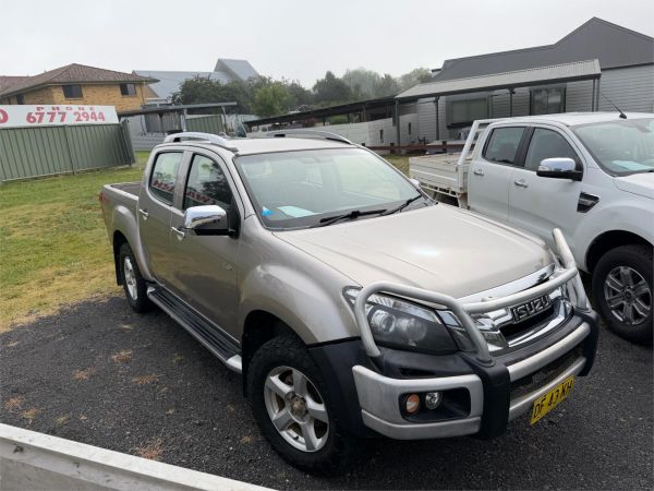 2014 ISUZU D-MAX CREW CAB UTILITY TF MY14 LS-TERRAIN HI-RIDE (4x4) image