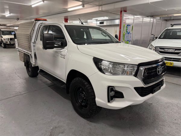 2018 TOYOTA HILUX X CAB C/CHAS GUN126R MY19 SR (4x4) image