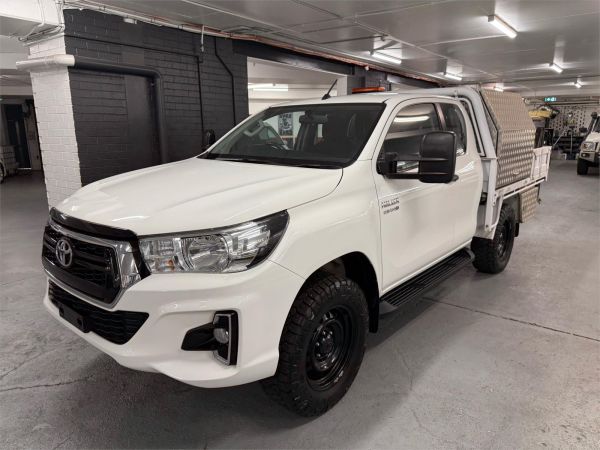 2018 TOYOTA HILUX X CAB C/CHAS GUN126R MY19 SR (4x4) image
