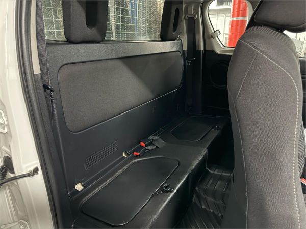2018 TOYOTA HILUX X CAB C/CHAS GUN126R MY19 SR (4x4) image