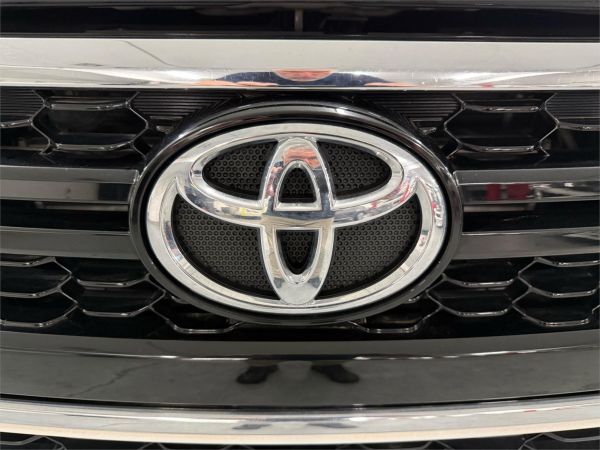 2018 TOYOTA HILUX X CAB C/CHAS GUN126R MY19 SR (4x4) image