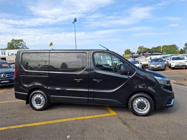 2022 Renault Trafic X82 MY23 Premium image