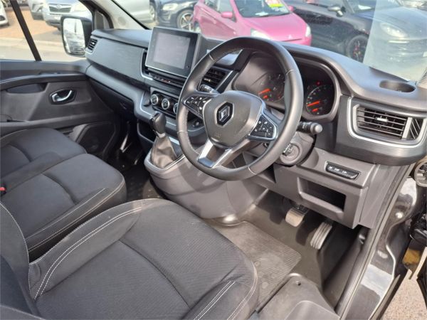 2022 Renault Trafic X82 MY23 Premium image