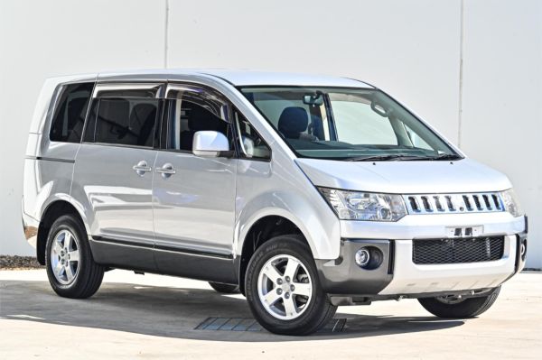 2010 Mitsubishi Delica Van Wagon D:5 CV5W D:5 image