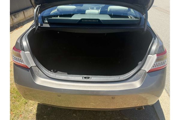 2011 Toyota Camry Hybrid AHV40R image