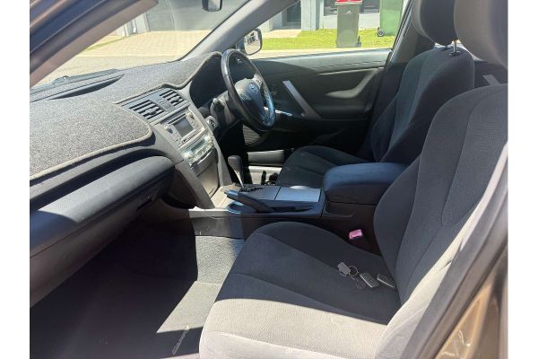 2011 Toyota Camry Hybrid AHV40R image