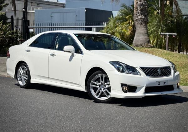 2011 Toyota Crown Sedan GRS204 Athlete image