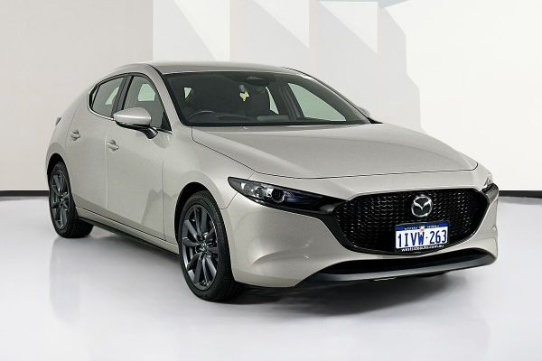 2024 Mazda MAZDA3 G20 EVOLVE 300R image