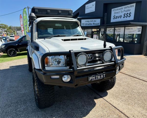 2016 TOYOTA LANDCRUISER 4D WAGON LC70 VDJ76R MY17 GXL (4x4) image