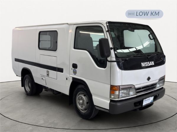 1999 Nissan Atlas Cab Chassis image