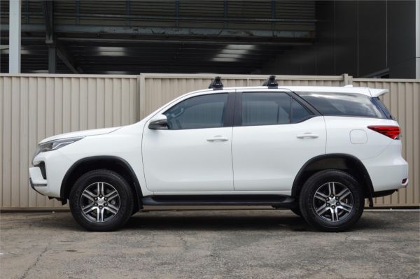 2021 TOYOTA FORTUNER 4D WAGON GUN156R GX image