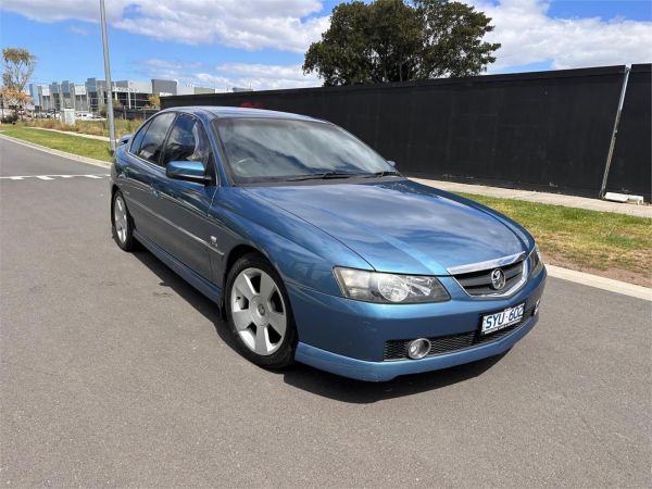 2004 HOLDEN CALAIS 4D SEDAN VYII image