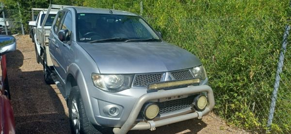 2015 Mitsubishi Triton MN MY15 GLX-R (4x4) Silver 5 Speed Manual 4x4 Double Cab Utility image