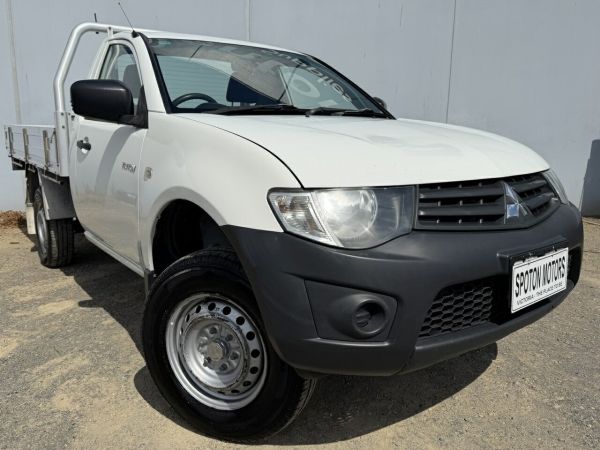 2015 Mitsubishi Triton MN MY15 GL White 5 Speed Manual Cab Chassis image