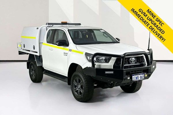 2025 Toyota HILUX SR (4x4) GUN126R RC 4X4 image