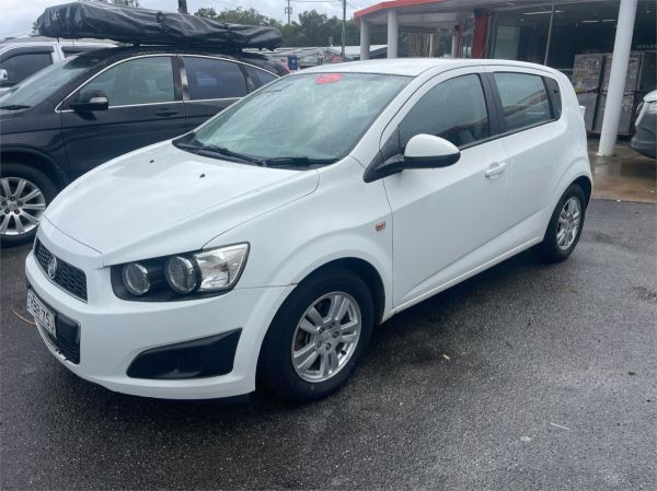 2015 HOLDEN BARINA 5D HATCHBACK TM MY16 CD image