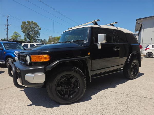 2014 Toyota FJ Cruiser Wagon GSJ15R MY14 image