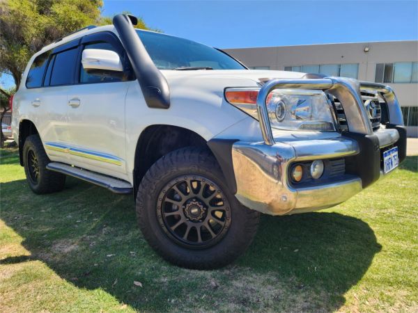 2012 TOYOTA LANDCRUISER 4D WAGON VDJ200R MY12 SAHARA (4x4) image