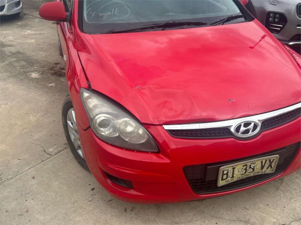 2011 HYUNDAI i30 5D HATCHBACK FD MY11 SX image