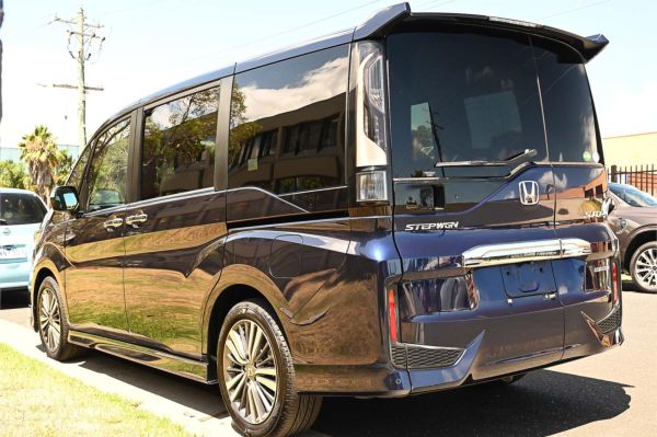 2017 Honda Step Wagon Wagon RP5 Hybrid G EX Honda Sensing image