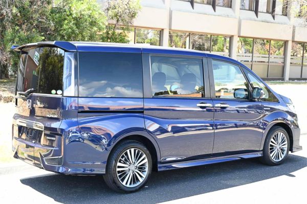 2017 Honda Step Wagon Wagon RP5 Hybrid G EX Honda Sensing image