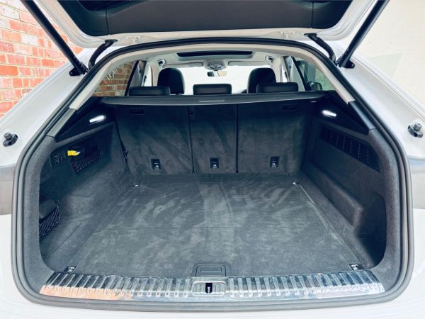 2021 Audi Q8 4M MY22 50 TDI QUATTRO S LINE MHEV image