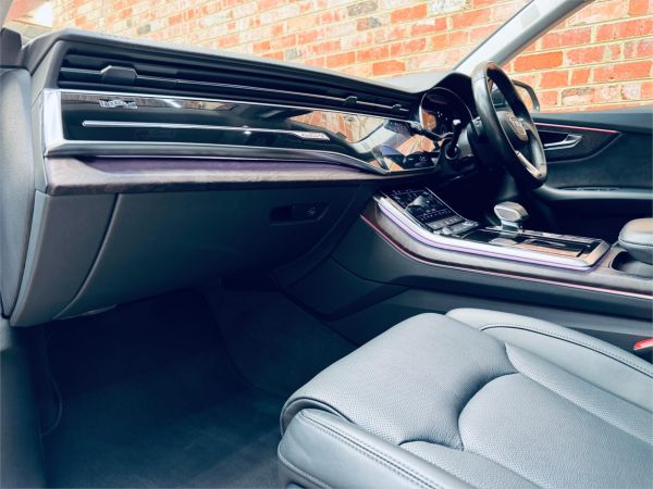 2021 Audi Q8 4M MY22 50 TDI QUATTRO S LINE MHEV image